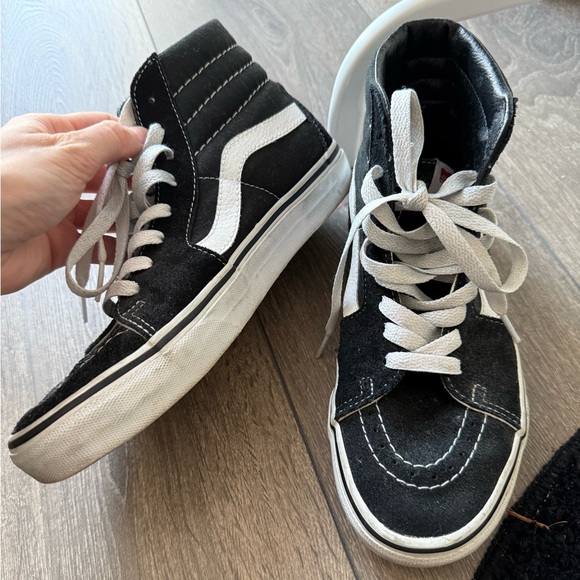 Vans high top skate shoes. Women’s 7.5 - Picture 2 of 7